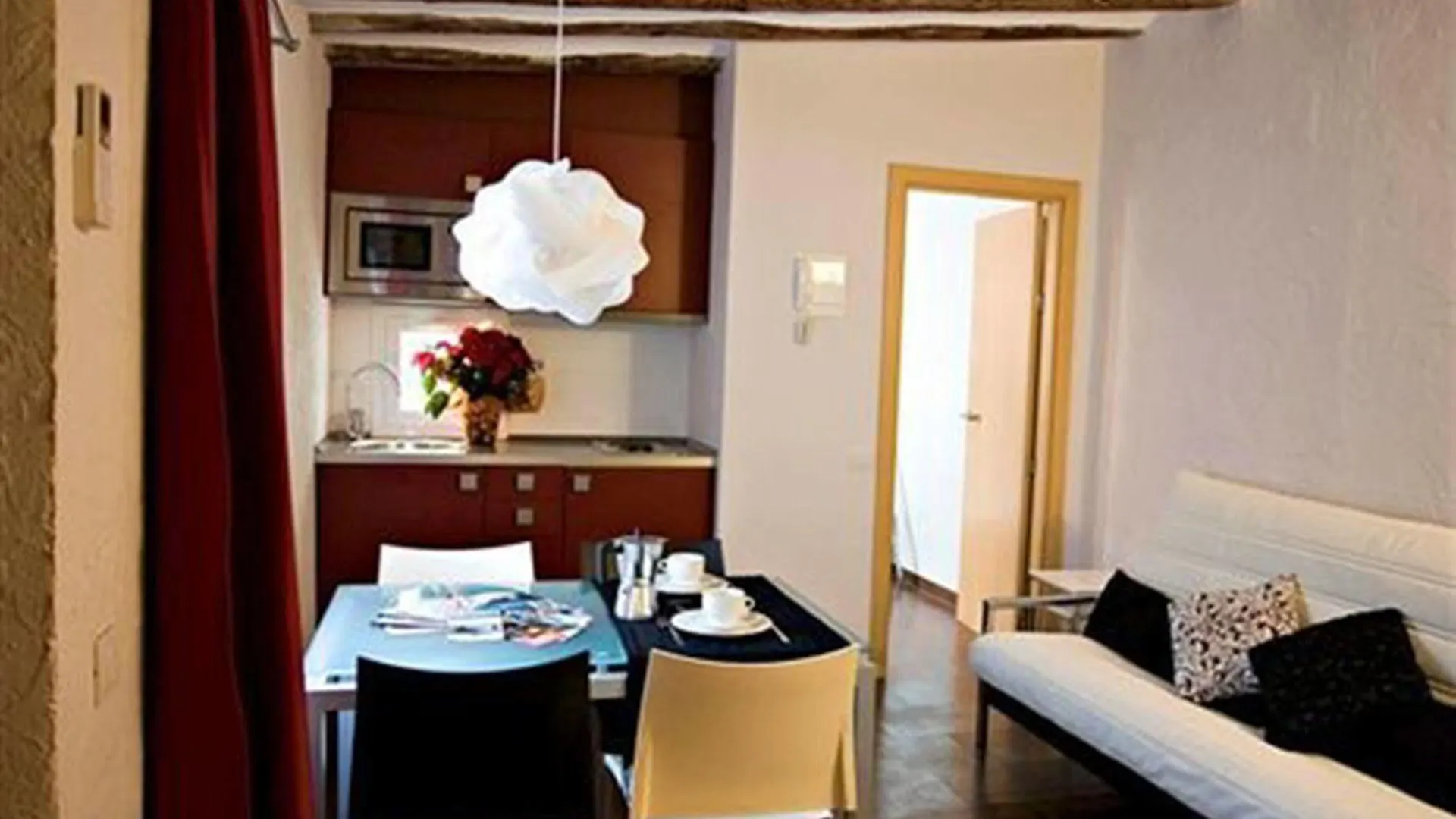 Apartaments Ciutat Vella Barcelona Spain